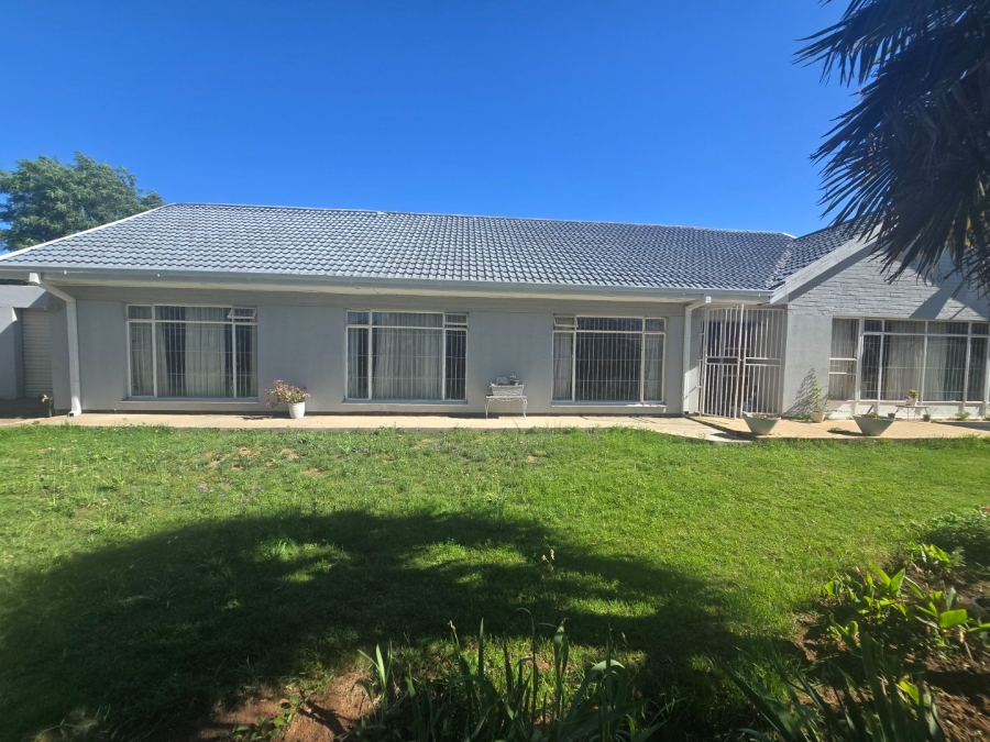 5 Bedroom Property for Sale in Fichardt Park Free State